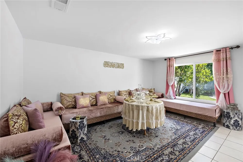 23512 Lipari Laguna Hills, CA 92653