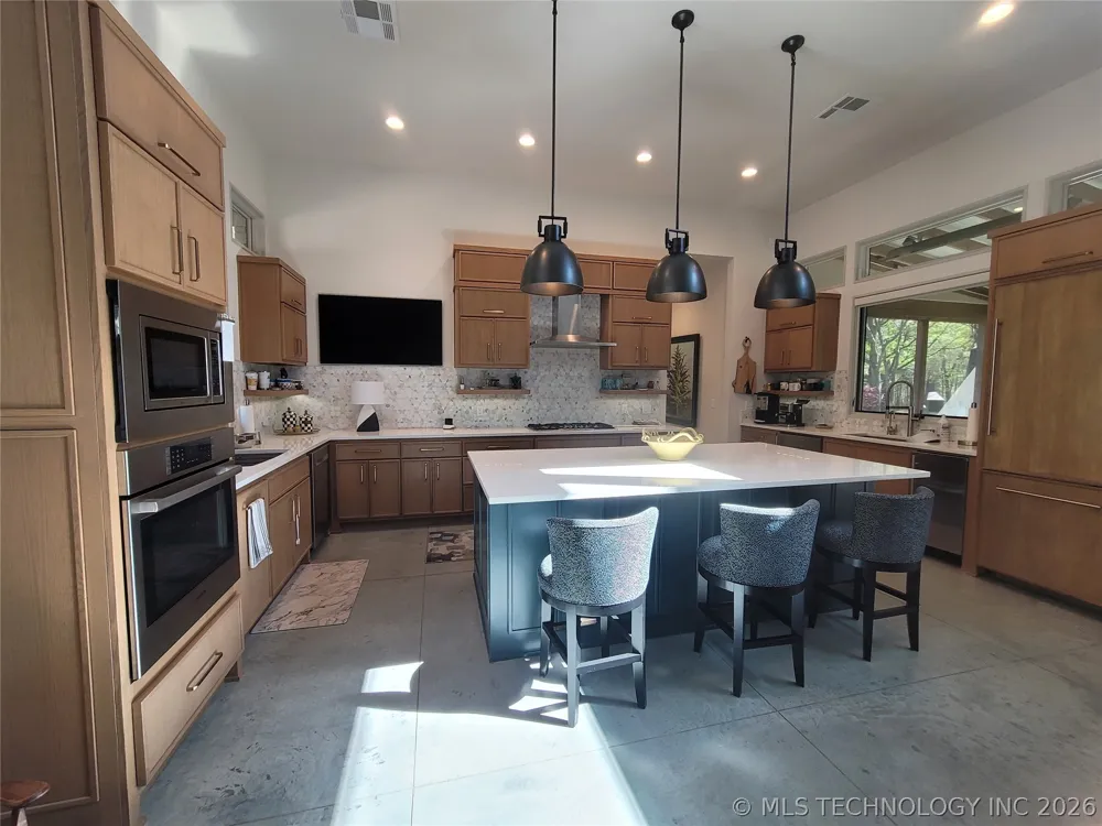 132 Meadowview Eufaula, OK 74432