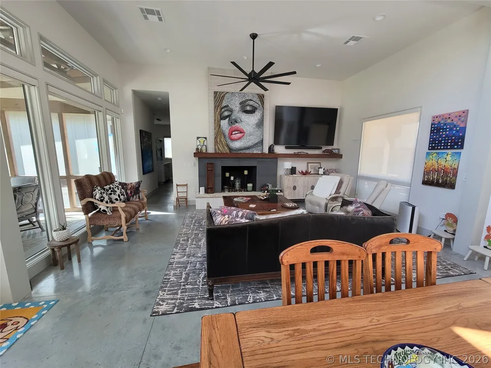 132 Meadowview Eufaula, OK 74432