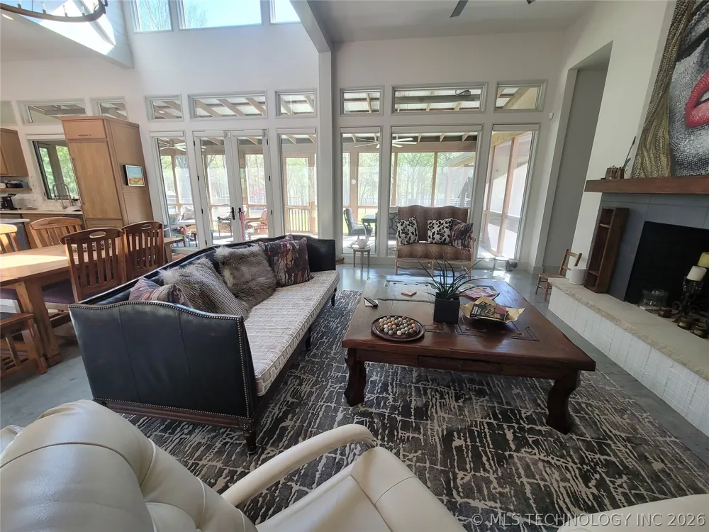132 Meadowview Eufaula, OK 74432