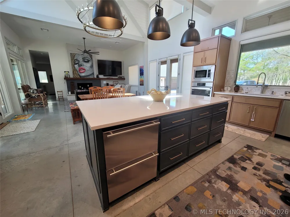 132 Meadowview Eufaula, OK 74432
