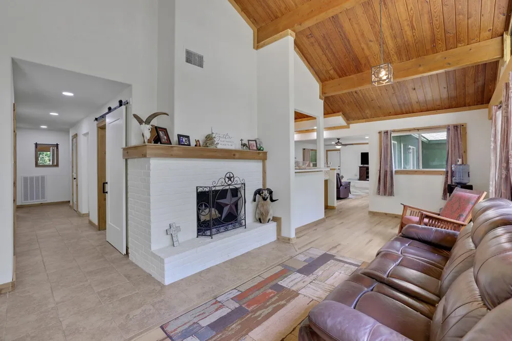 32 Gov Culberson Circle Point Blank, TX 77364