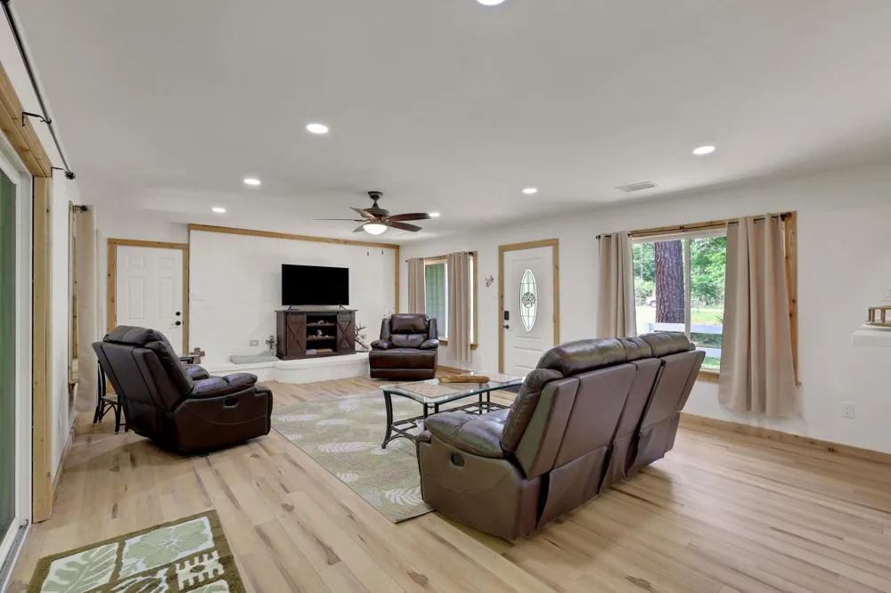 32 Gov Culberson Circle Point Blank, TX 77364