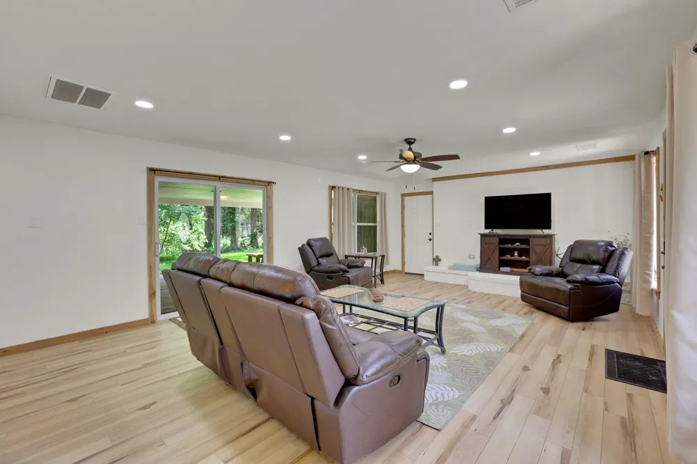 32 Gov Culberson Circle Point Blank, TX 77364