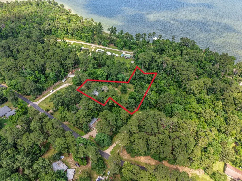 32 Gov Culberson Circle Point Blank, TX 77364