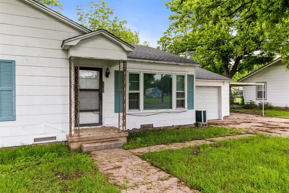 2700 Briarwood Lane Bellmead, TX 76705