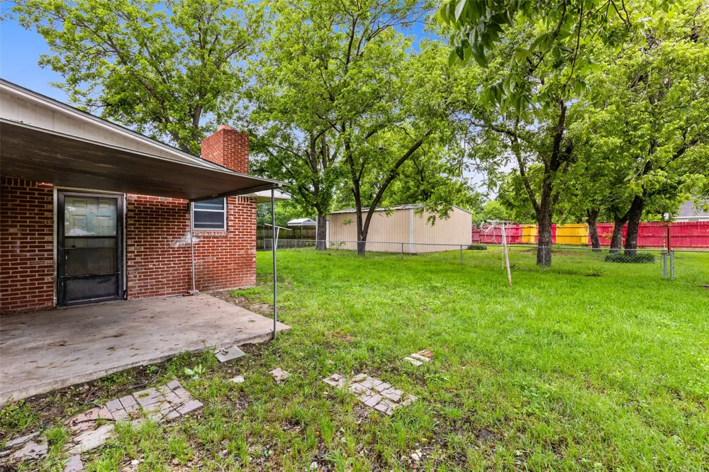 2700 Briarwood Lane Bellmead, TX 76705