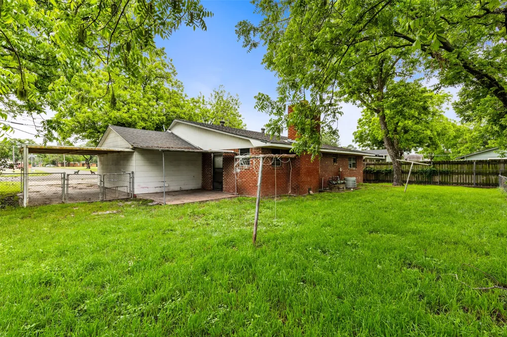2700 Briarwood Lane Bellmead, TX 76705