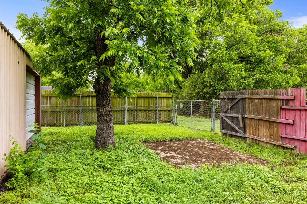2700 Briarwood Lane Bellmead, TX 76705
