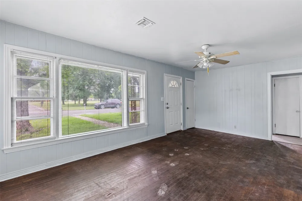 2700 Briarwood Lane Bellmead, TX 76705