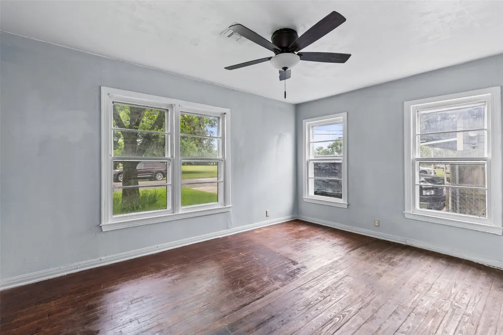 2700 Briarwood Lane Bellmead, TX 76705