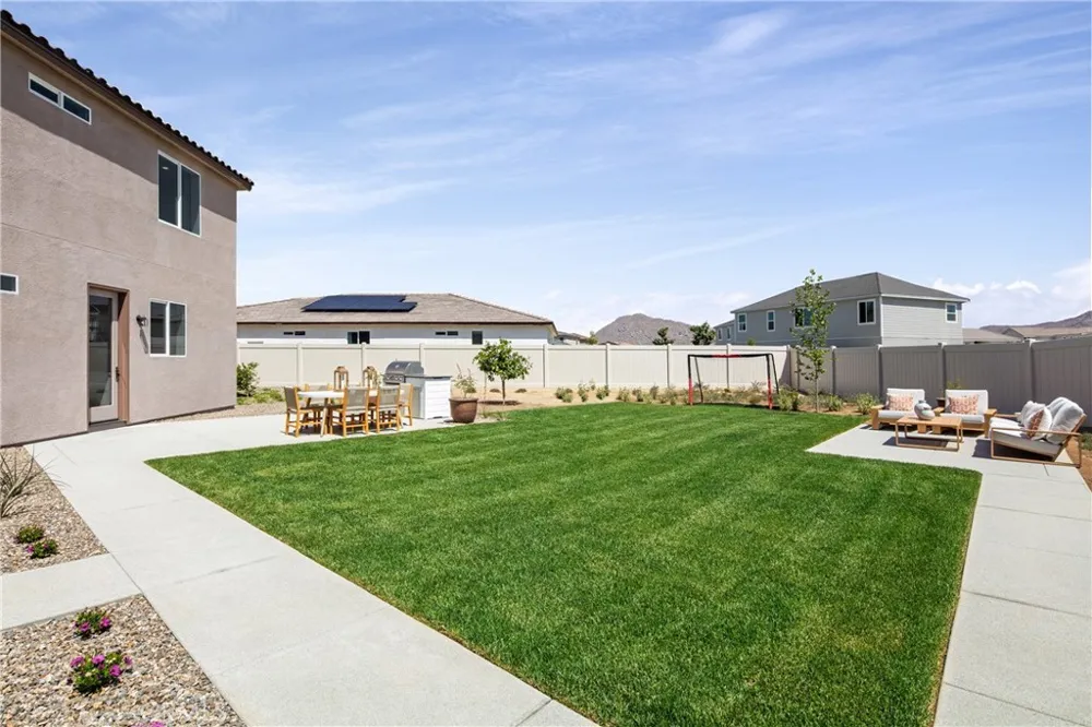 31048 Ferguson Court Winchester, CA 92596