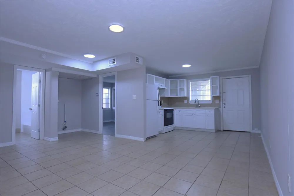 123 W 6th Street #2 Freeport, TX 77541