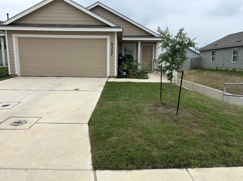 9227 Honey Mesquite Seguin, TX 78155