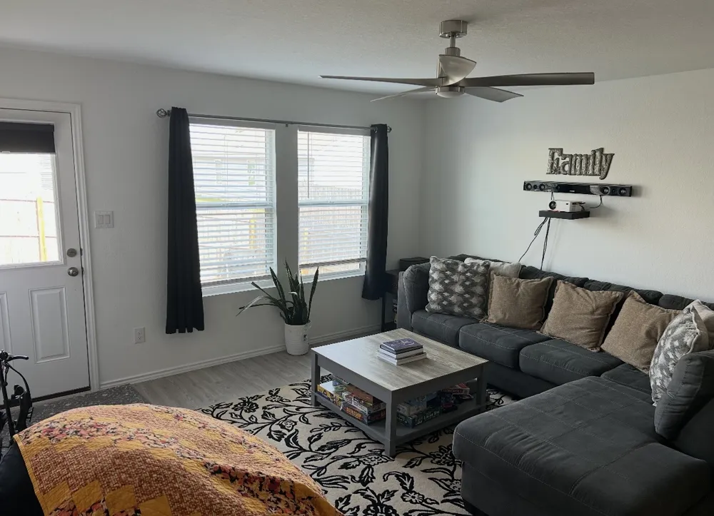 9227 Honey Mesquite Seguin, TX 78155