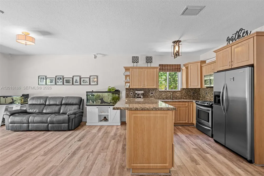 16238 NW 91st Ave Miami Lakes, FL 33018