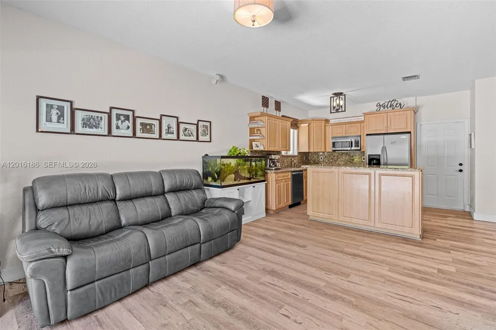 16238 NW 91st Ave Miami Lakes, FL 33018