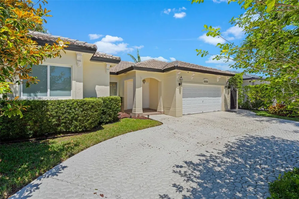 16238 NW 91st Ave Miami Lakes, FL 33018