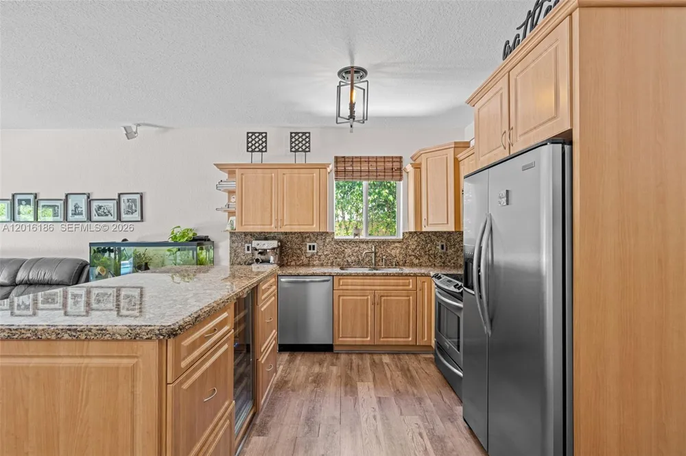 16238 NW 91st Ave Miami Lakes, FL 33018