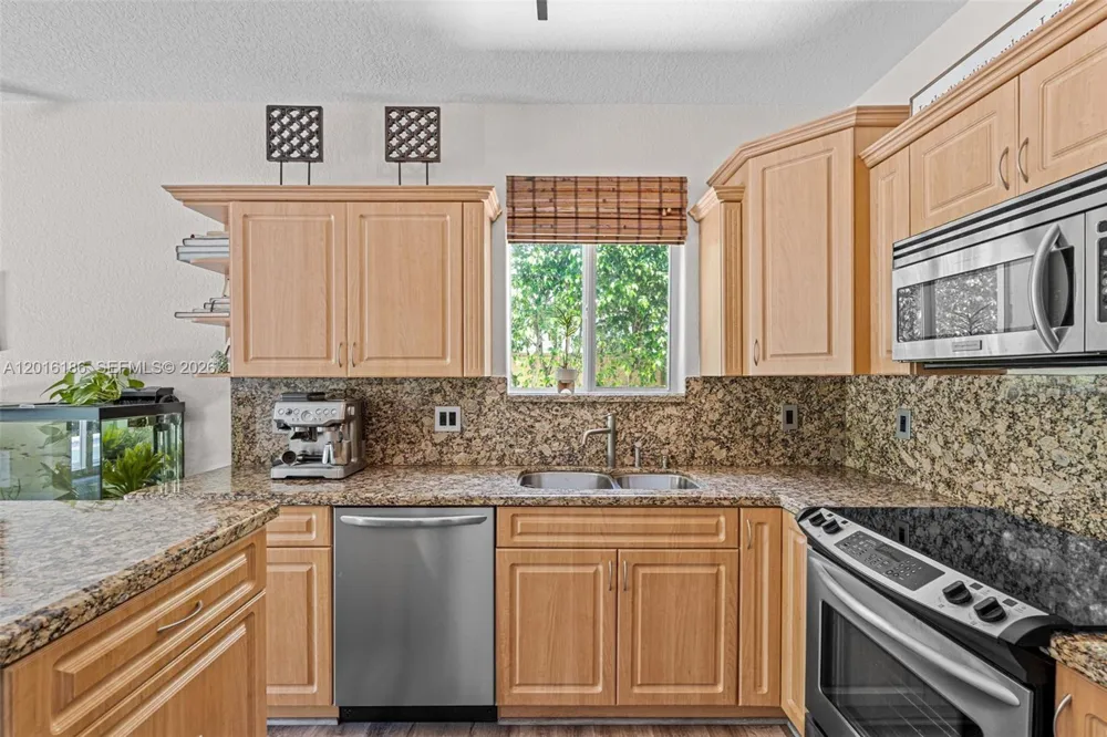 16238 NW 91st Ave Miami Lakes, FL 33018