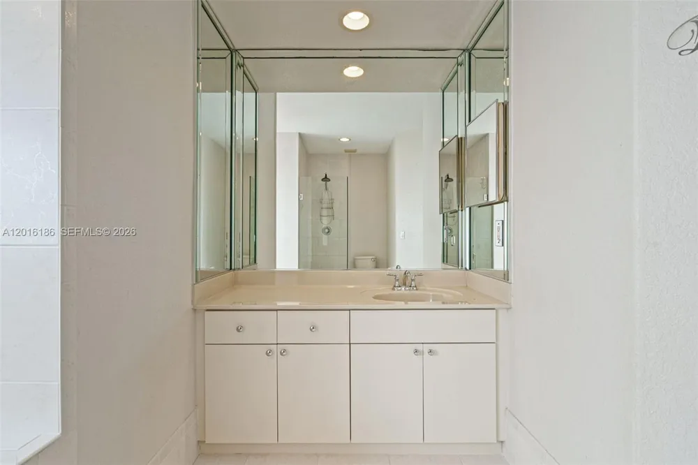 16238 NW 91st Ave Miami Lakes, FL 33018