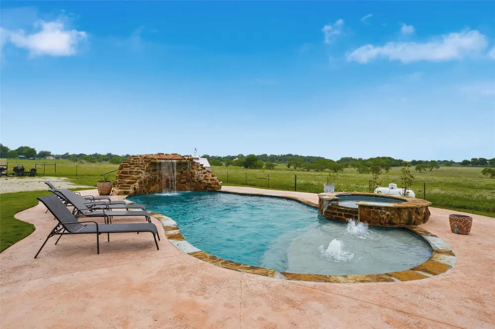 5681 Cooksey Lane Robinson, TX 76706