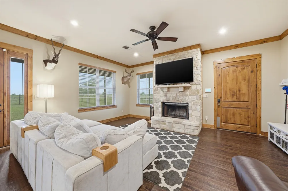 5681 Cooksey Lane Robinson, TX 76706