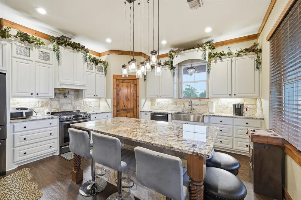 5681 Cooksey Lane Robinson, TX 76706