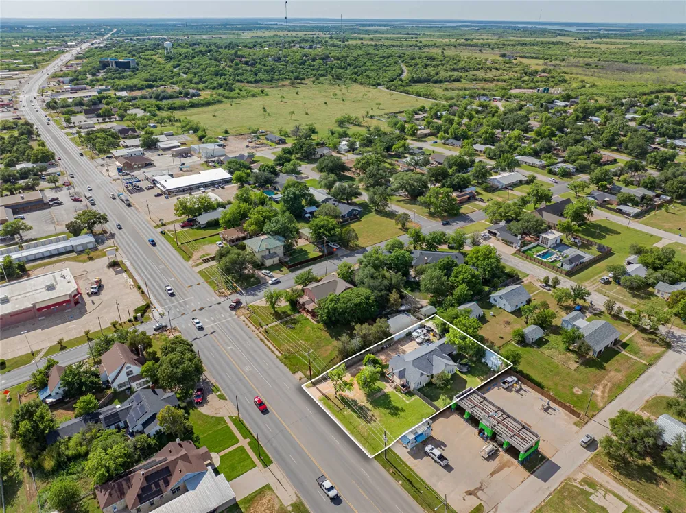 1404 W Walker Street Breckenridge, TX 76424