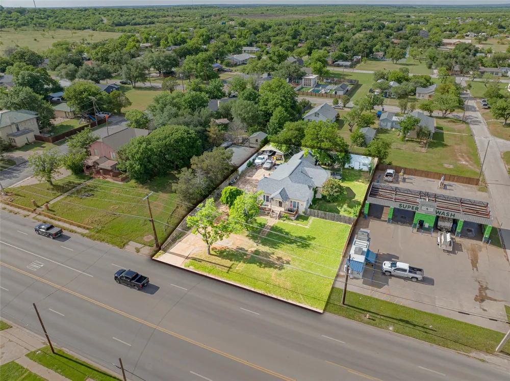 1404 W Walker Street Breckenridge, TX 76424