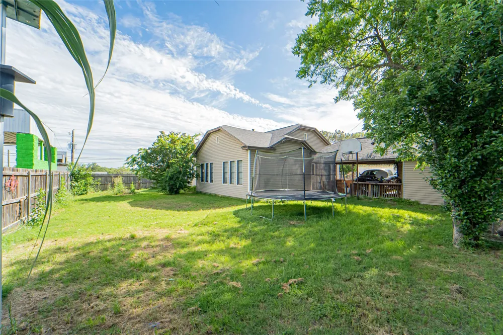 1404 W Walker Street Breckenridge, TX 76424