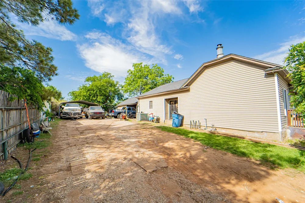 1404 W Walker Street Breckenridge, TX 76424