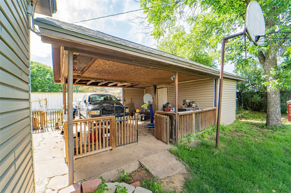 1404 W Walker Street Breckenridge, TX 76424