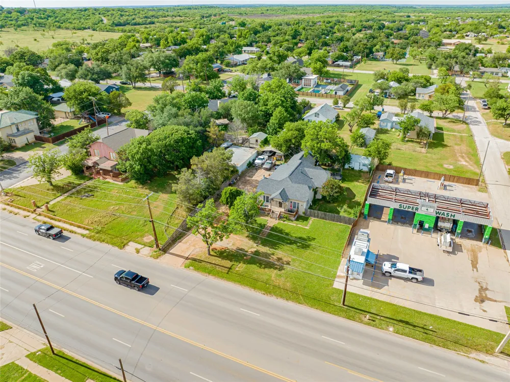 1404 W Walker Street Breckenridge, TX 76424