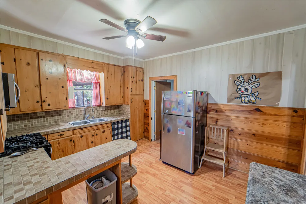 1404 W Walker Street Breckenridge, TX 76424