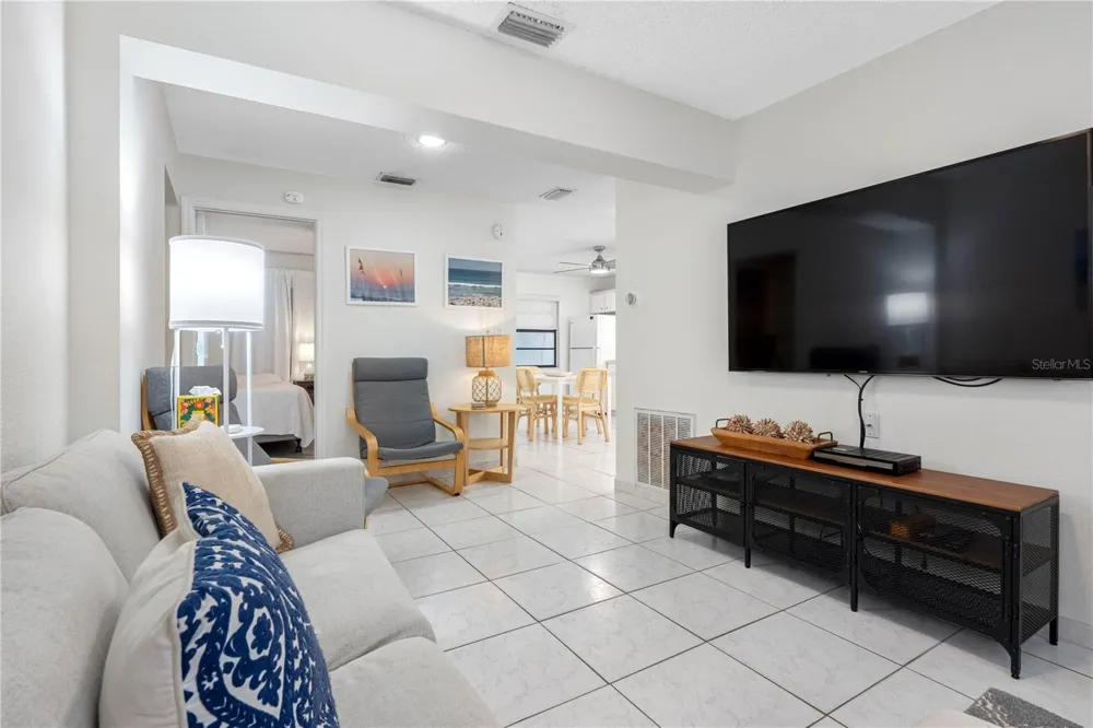 614 GULF BOULEVARD #9 Indian Rocks Beach, FL 33785