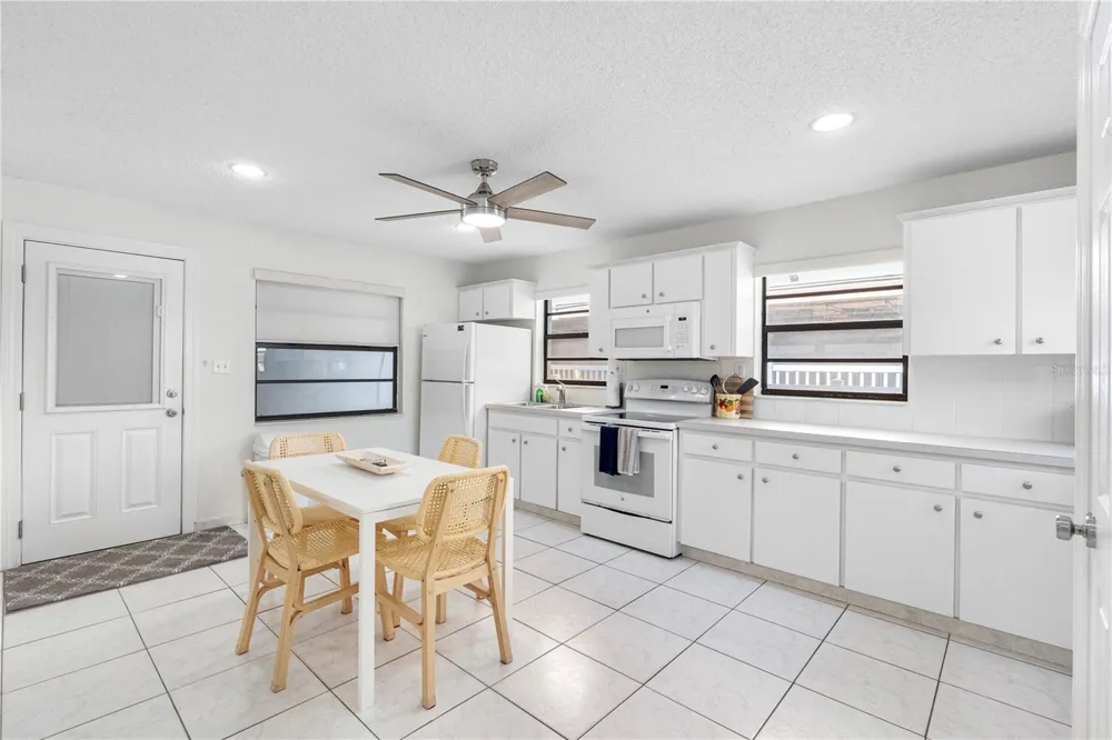 614 GULF BOULEVARD #9 Indian Rocks Beach, FL 33785