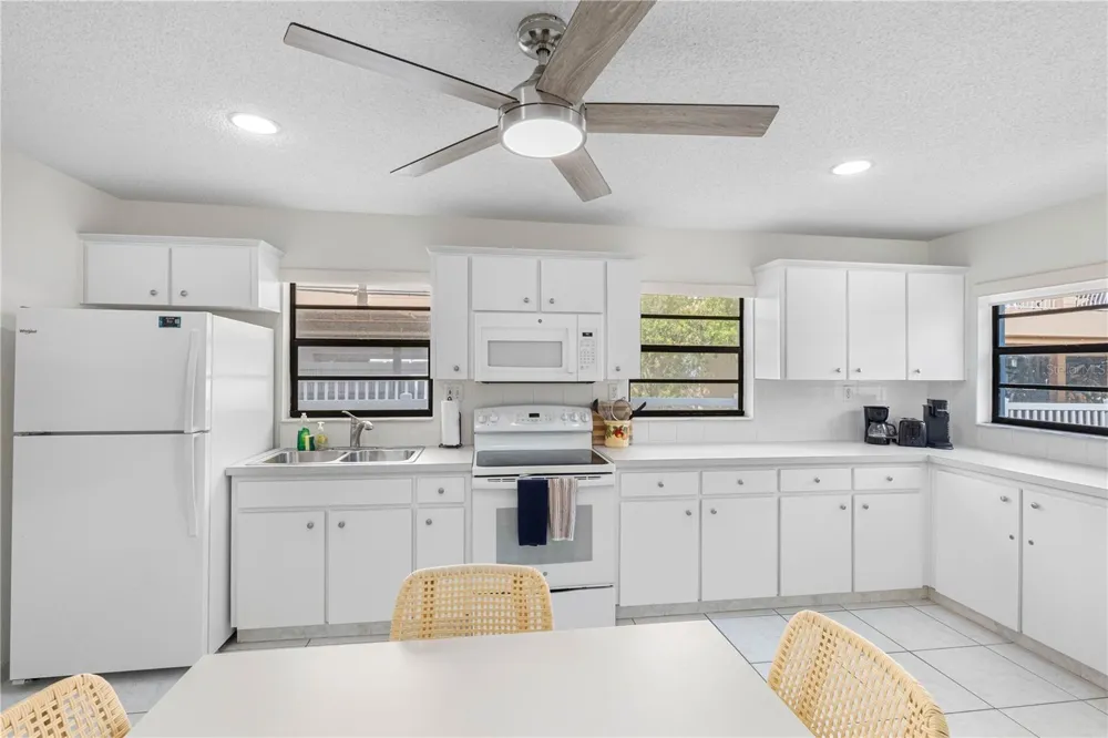 614 GULF BOULEVARD #9 Indian Rocks Beach, FL 33785