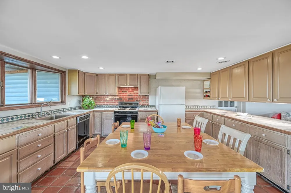 11200 EMERY LANE Bumpass, VA 23024