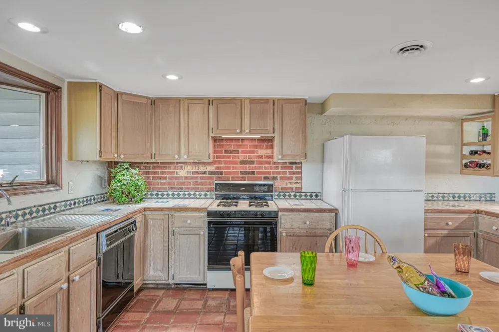 11200 EMERY LANE Bumpass, VA 23024
