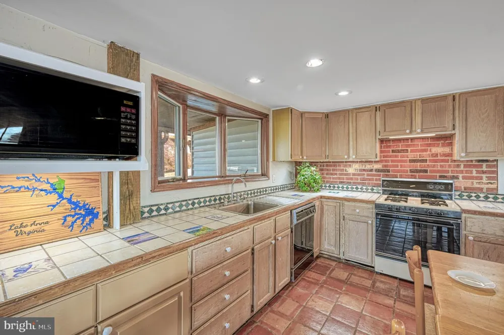 11200 EMERY LANE Bumpass, VA 23024