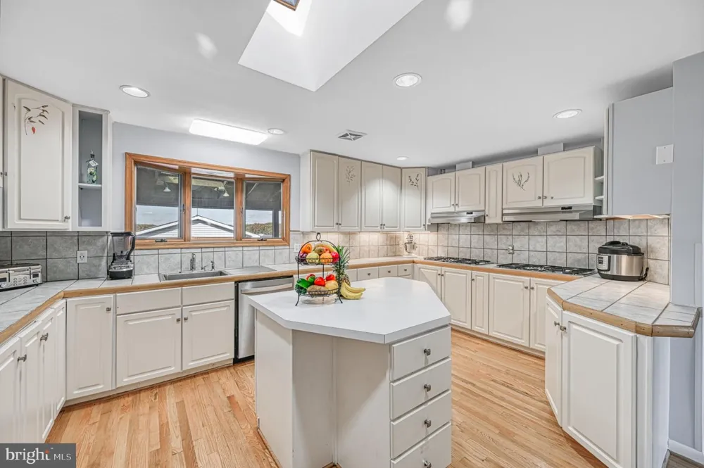 11200 EMERY LANE Bumpass, VA 23024