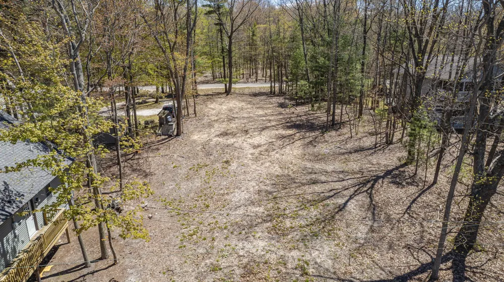 4674 Lakeshore Drive Mears, MI 49436