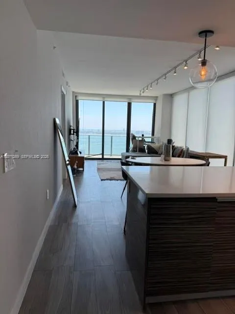 460 NE 28th St #3408 Miami, FL 33137