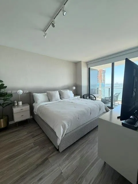 460 NE 28th St #3408 Miami, FL 33137