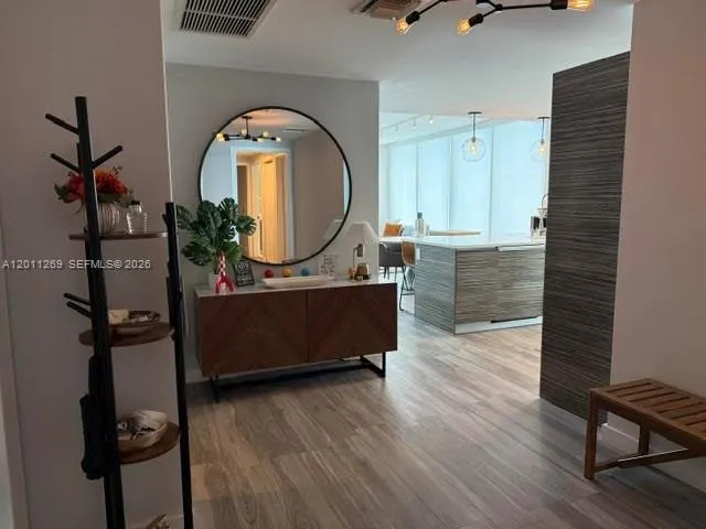 460 NE 28th St #3408 Miami, FL 33137