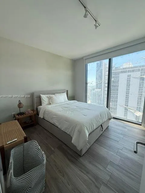 460 NE 28th St #3408 Miami, FL 33137