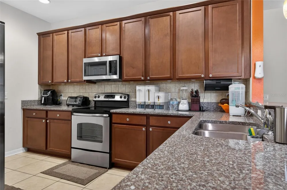 9118 SHEPTON STREET Orlando, FL 32825