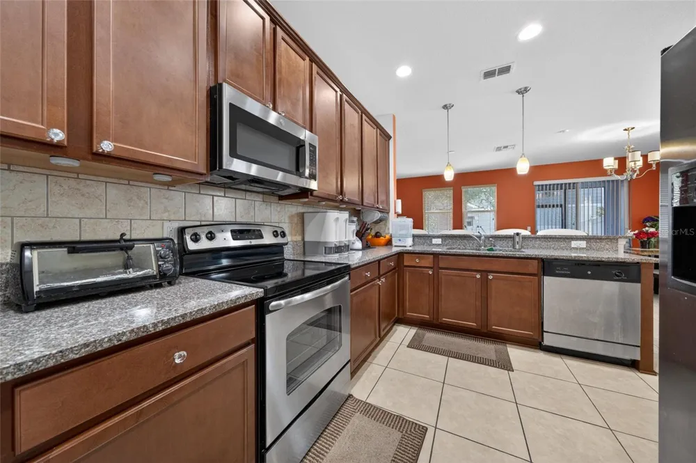 9118 SHEPTON STREET Orlando, FL 32825