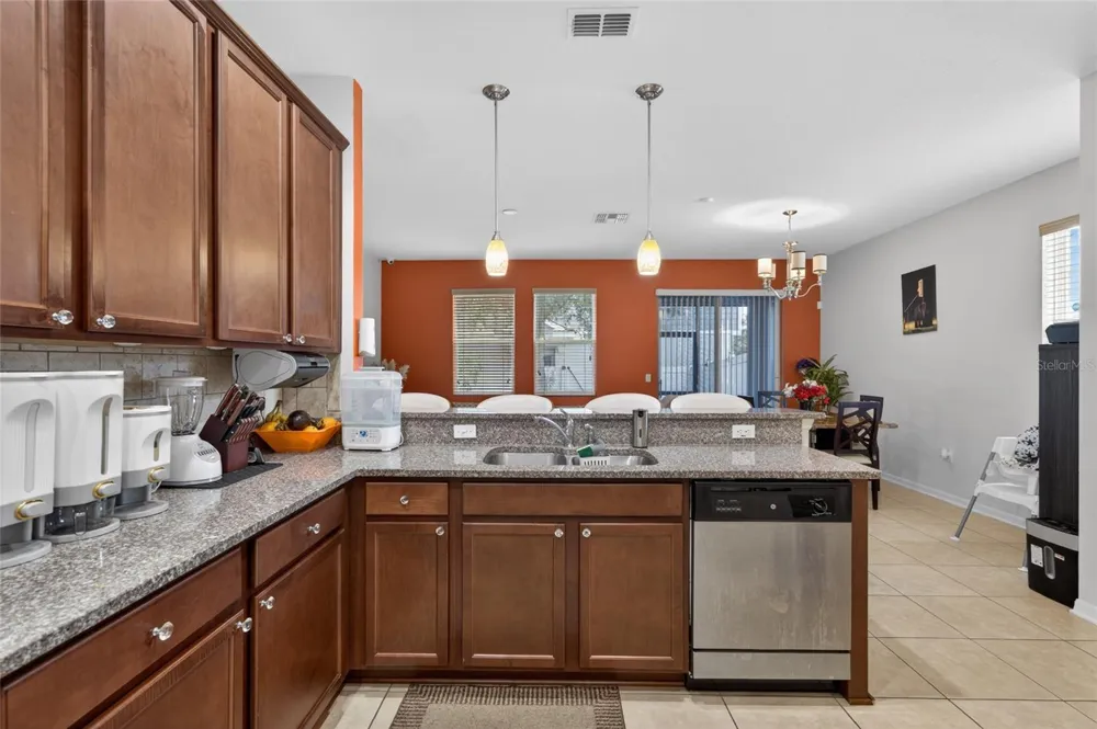 9118 SHEPTON STREET Orlando, FL 32825